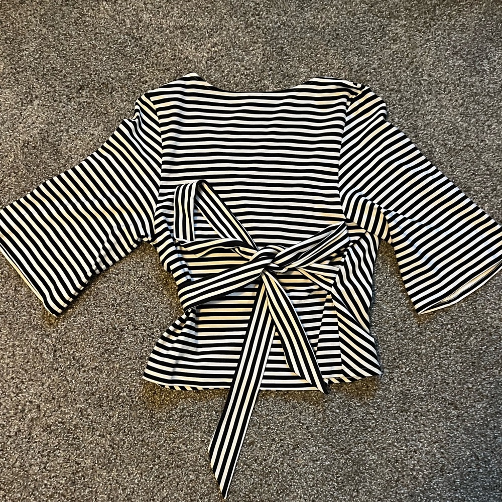 Express wrap top - Picture 2 of 3